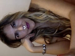 Hot Blonde from Guarulhos – SP Who Works as an Erotic Model Recorded Videos Playing With Her Fiancé and Showed Off in Naked Photos